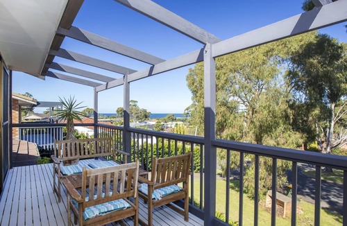 Mollymook Beach House | FREE NIGHT. Pay for 2 stay for 3