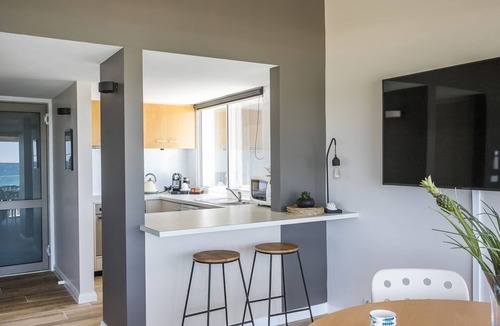 Mollymook Beach House | FREE NIGHT. Pay for 3 stay for 4