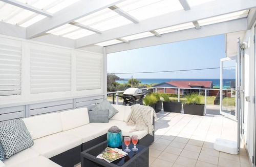 Mollymook Beach Apartment | FREE NIGHT. Pay for 2 stay for 3