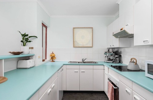 Mollymook Beach Apartment | FREE NIGHT. Pay for 2 stay for 3