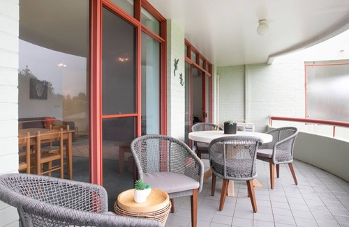 Mollymook Beach Apartment | FREE NIGHT. Pay for 2 stay for 3