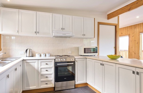 Coles Bay Apartment | Freycinet Sanctuary 4 - Freycinet Holiday Houses