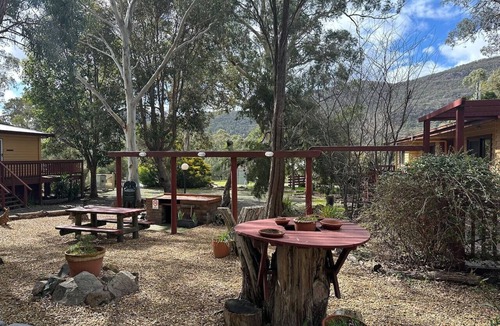 Halls Gap Cabin | Froggy’s Quarters Cabin 3 - Emu