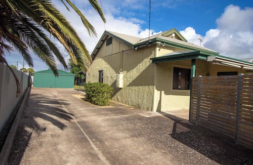 Seymour House | Full Throttle Retreat