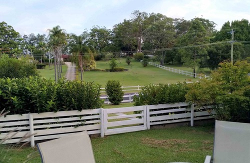 Nambucca Heads House | Fully equiped unit on residential acreage. Minutes to river, beaches and shops.