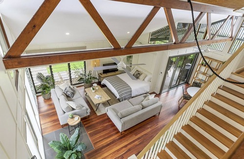 Sunshine Beach House | Fun in Ferris - Everything you need! Pool Sleeps Upto 6