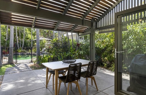 Sunshine Beach House | Fun in Ferris - Everything you need! Pool Sleeps Upto 6