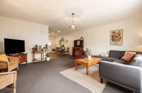 Tanunda Apartment | Functional 2 bedroom unit close to Tanunda Main St