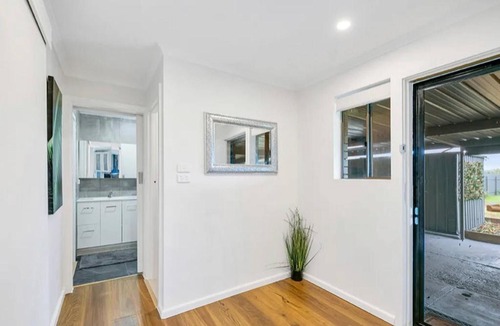 Waterloo Corner House | Gates Mini Ranch Waterloo Corner