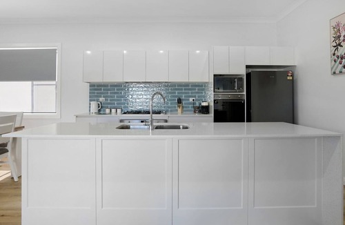 West Tamworth House | Gem on Crown - Freshly Renovated, Pet-Friendly. and Spacious 4BR home