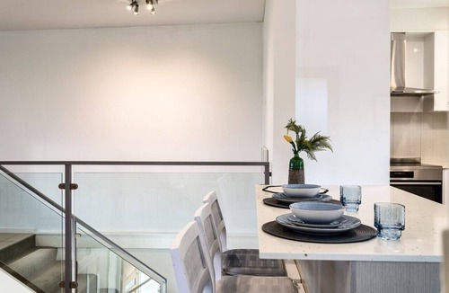Biggera Waters House | Gentle Waves Retreat Villa