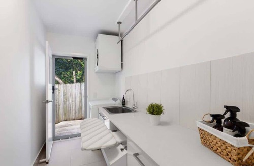 Alexandra Headland House | George 8 Ultimate Beach House