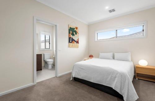 St Leonards House | Georgina By The Bay