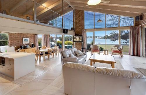 Raymond Island House | Getaway
