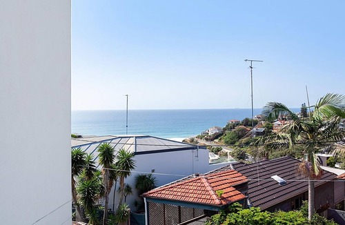 Tamarama Apartment | Glamarama is a stunning 2-bed apartment with Tama Beach views!