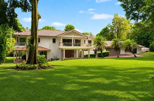Flaxton House | Glen Eden Manor | Luxury Hinterland Estate for Families, Friends & Retreats