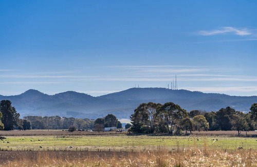 Forest Reefs House | Glenowrie Cottage - 1 King, 2 Singles Near Cadia