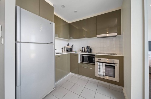 City West Apartment | Glorious Central Canberra 1-Bed with Pool & Sauna