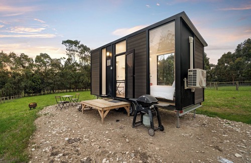 Jindivick House | Glorious Escape by Tiny Away