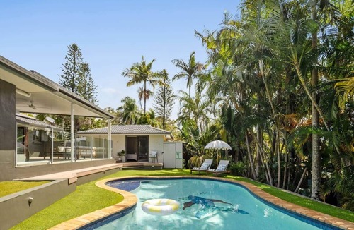Ashmore House | Gold Coast Oasis, 5BR Family Retreat, Pool