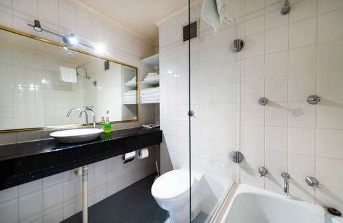 Queanbeyan East Hotel | Golden Age Motor Inn Queanbeyan