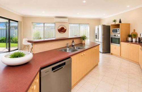 Quindalup House | Golden Summers – Dunsborough Beach Escape