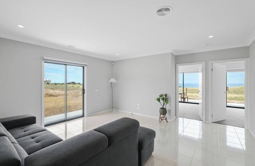 San Remo House | Golf Club Seaside Serenity by Ready Set Stay