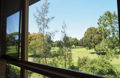Primbee Hotel | Golf Place Inn