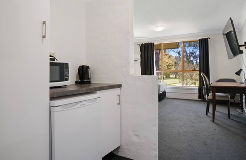 Primbee Hotel | Golf Place Inn
