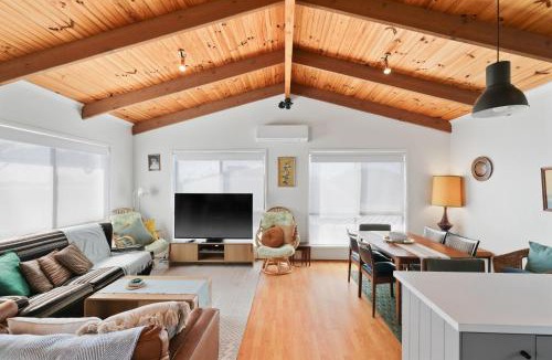 Surf Beach House | Good Vibes at Surf Beach with Spa