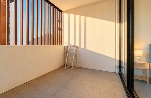 Gordon Apartment | Gordon 2BR Apt Walk to Station & Shops