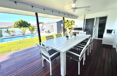 Pelican Waters House | Gorgeous 5 bedroom coastal home within walking distance to marina