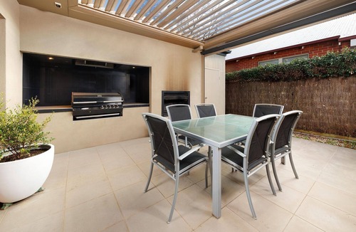 Albury House | Gorgeous Gem on Jones - Comfortable three bedroom home with beautiful interior styling