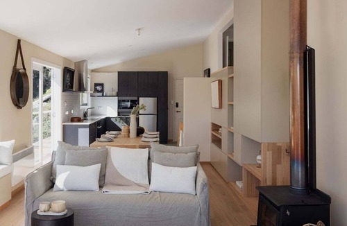 Dennes Point House | Graceys Beach House Dennes Point