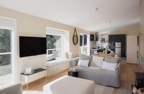 Dennes Point House | Graceys Beach House Dennes Point