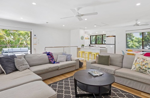 Sunshine Beach Apartment | Graebill - Light & Spacious Duplex