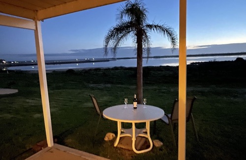 Port Broughton House | Great little Summer rental shack right on the beach.Available from Nov 9th.