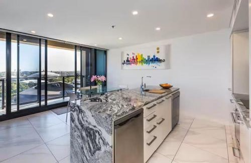 Adelaide Central Business District Apartment | Great views Penthouse on North Terrace