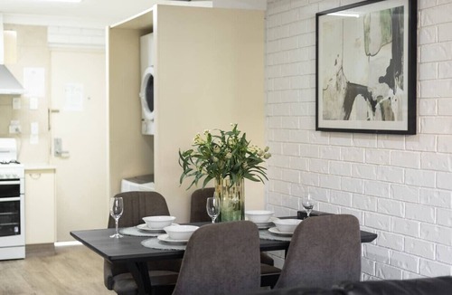 Eight Mile Plains House | GreatValue Stay| Pool | Parking | Prime Location