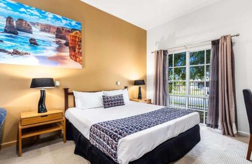 Macleod Hotel | Greensborough Motel