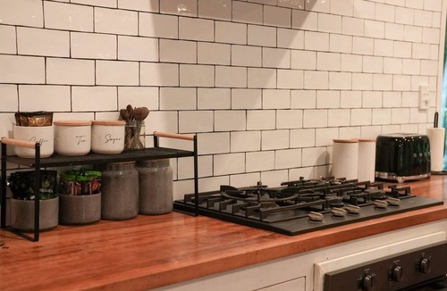 Doonan House | Greentree | Heated Pool | Fireplace | Sleeps 6