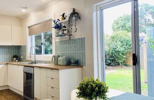 Bell Post Hill House | 🔆GREENVIEW🔆BFast,WiFi,Fetch🔆Walk2Pizza,Liquor
