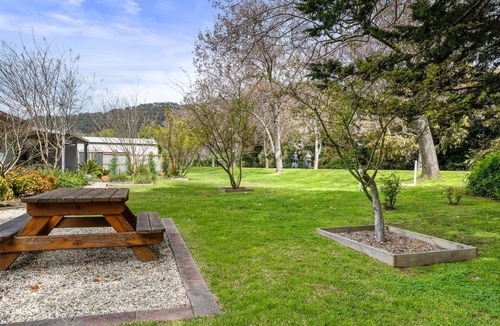 Bright Apartment | Grevillea Gardens Unit 4