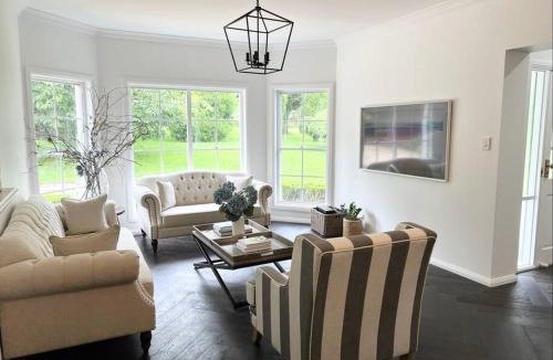 Robertson House | Grounds of Robertson. Stylish and Exclusive.