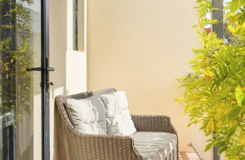 Fremantle House | Group stays for Friends, Families, Weddings and Events. Walkable to Fremantle