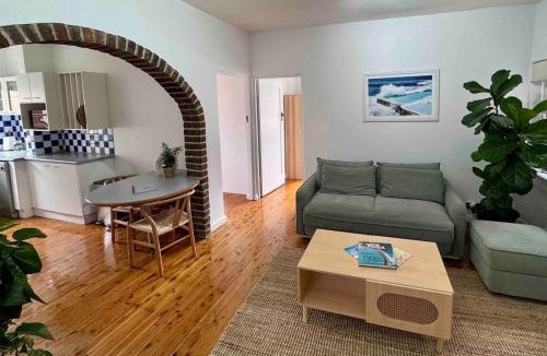 Bondi Apartment | GUEST FAVOURITE - Art-Deco Heritage Apartment in the Heart of Bondi