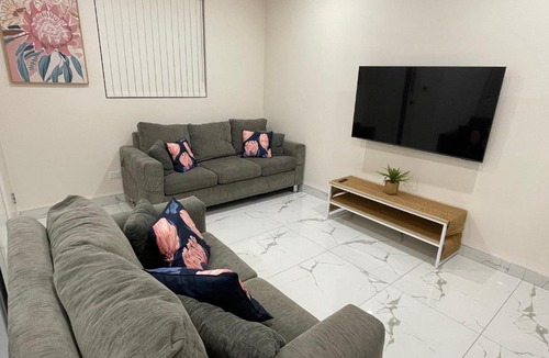 Villawood House | Guest House - Self Contained
