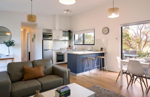 Coles Bay House | Gumleaf