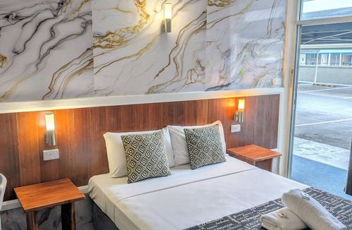 Rockhampton Hotel | Hampton Villa Motel