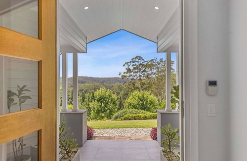 Terrigal House | Hamptons Estate: Freshwater Pool, 8 Mins Beach